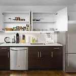 Large Upper East Side 1Bd Elevator Rooftop