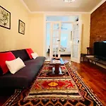 House On Henry - Private 1 Bedroom