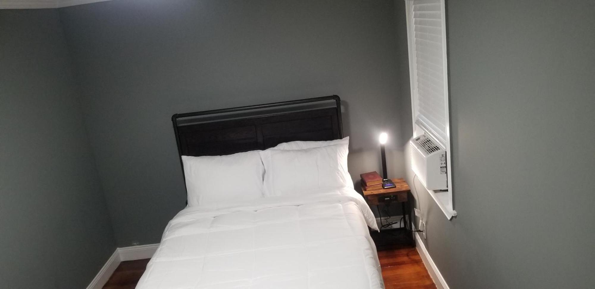 A Comfy Place In Queens Holiday home *