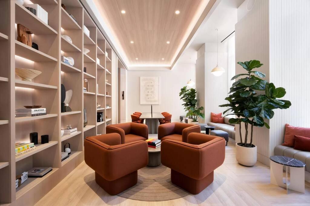 Lux Designer Nomad 1br Doorman!