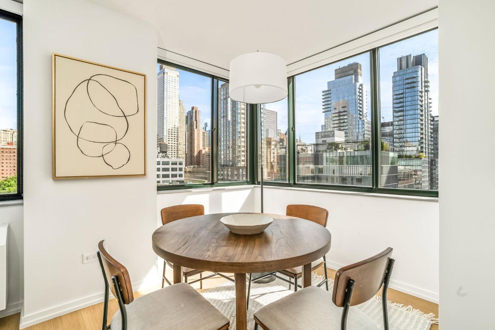 Beautiful And Cozy Gem 2bed 1bath Apartment *