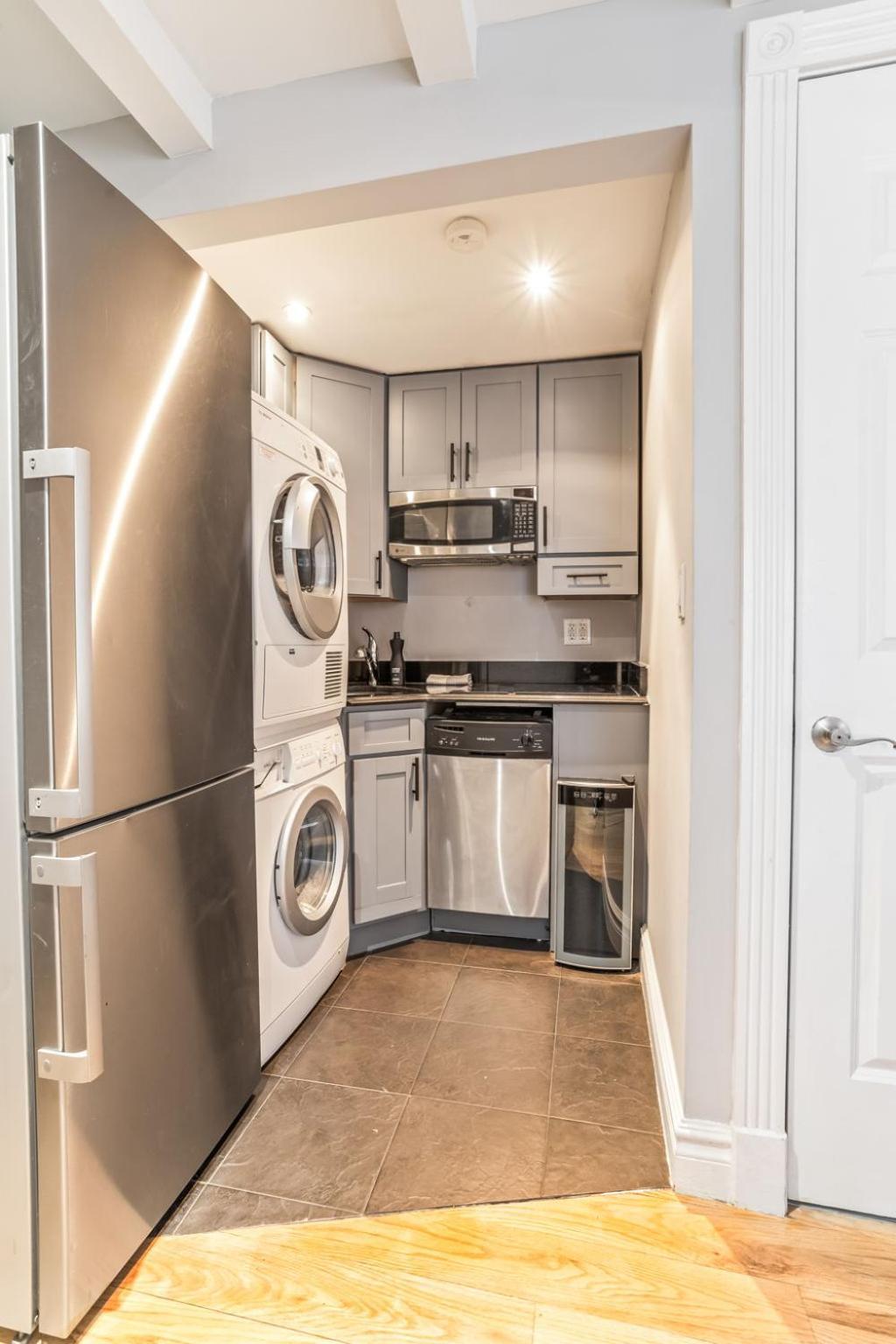 Apartment Charming 2bed 1bth Apt *