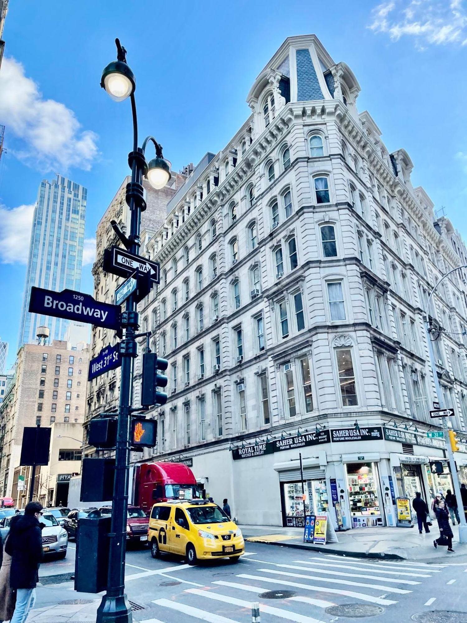Nestel Nest Family Studio No View New York