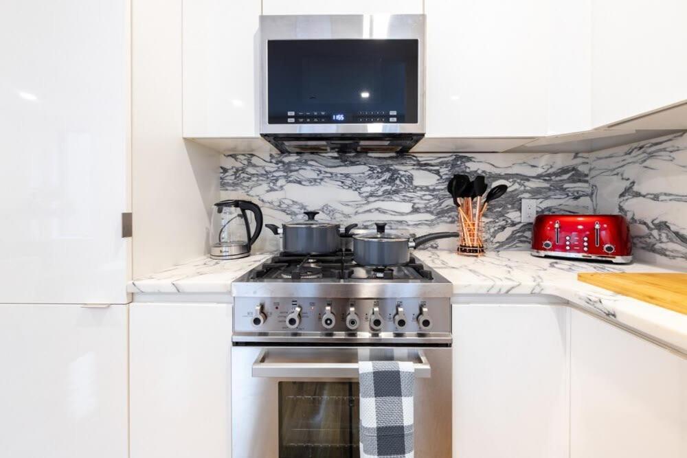 13-3 I Brand New 4br 3bth Duplex Private Roof Deck Apartment