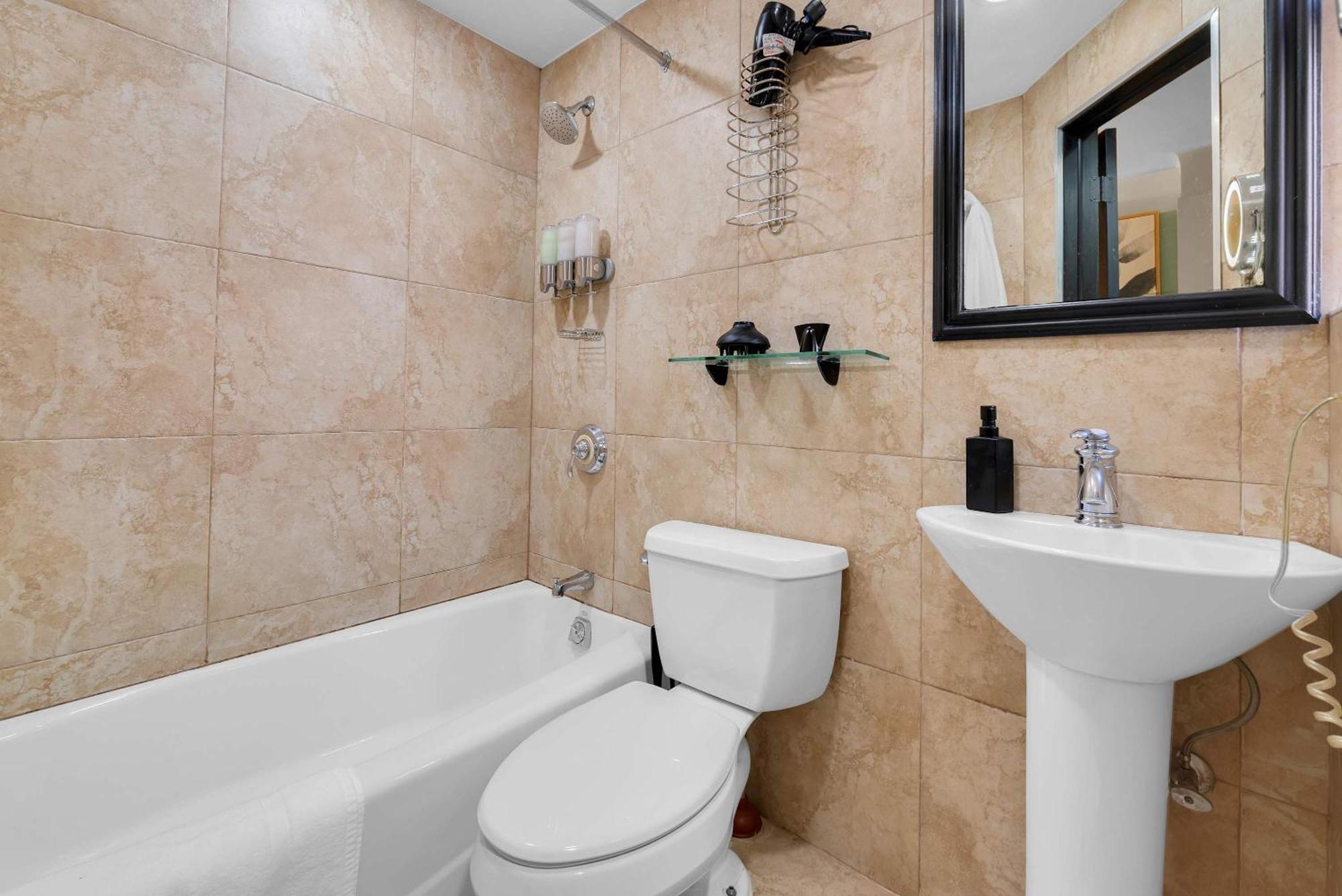 Apartment Centrally Located In Nyc Walk To Time Square New York
