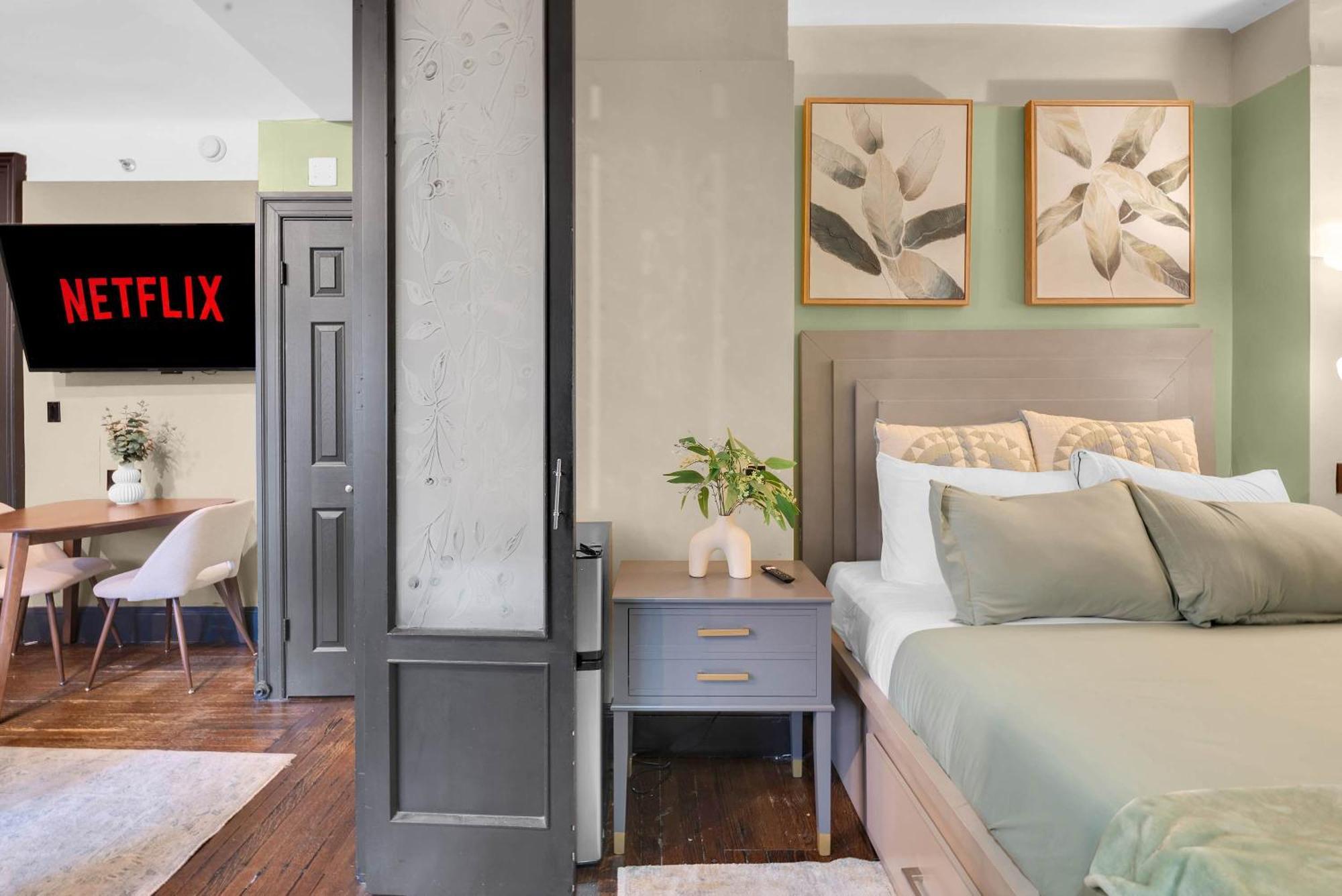 Centrally Located In Nyc Walk To Time Square Apartment