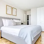Ues 1Br W Gym Pool Doorman Elevator Nr Park Nyc-622