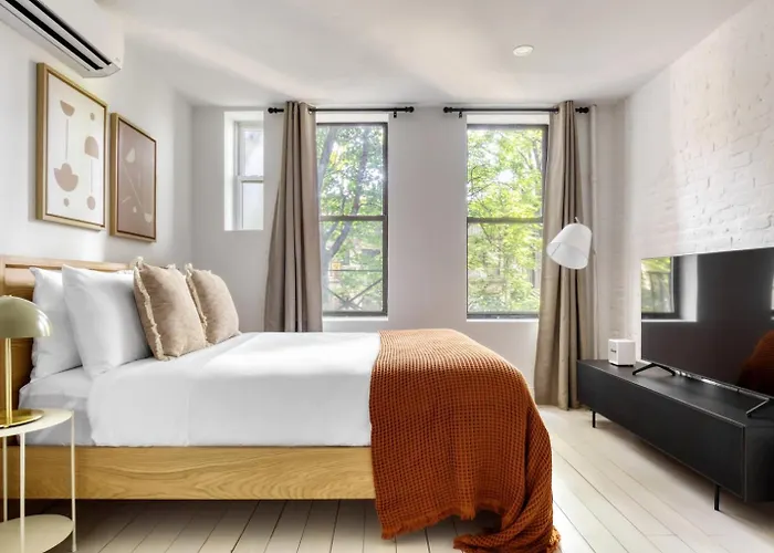 E Village Studio W Wd Nr Tompkins Sq Park Nyc-878