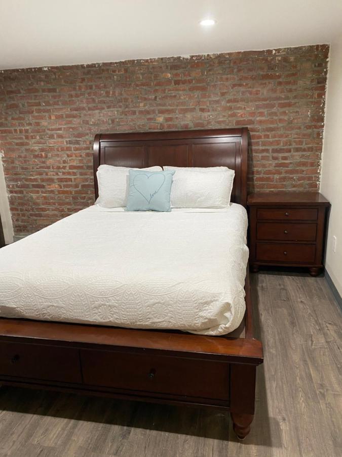 Apartment 1444 Basement Studio New York