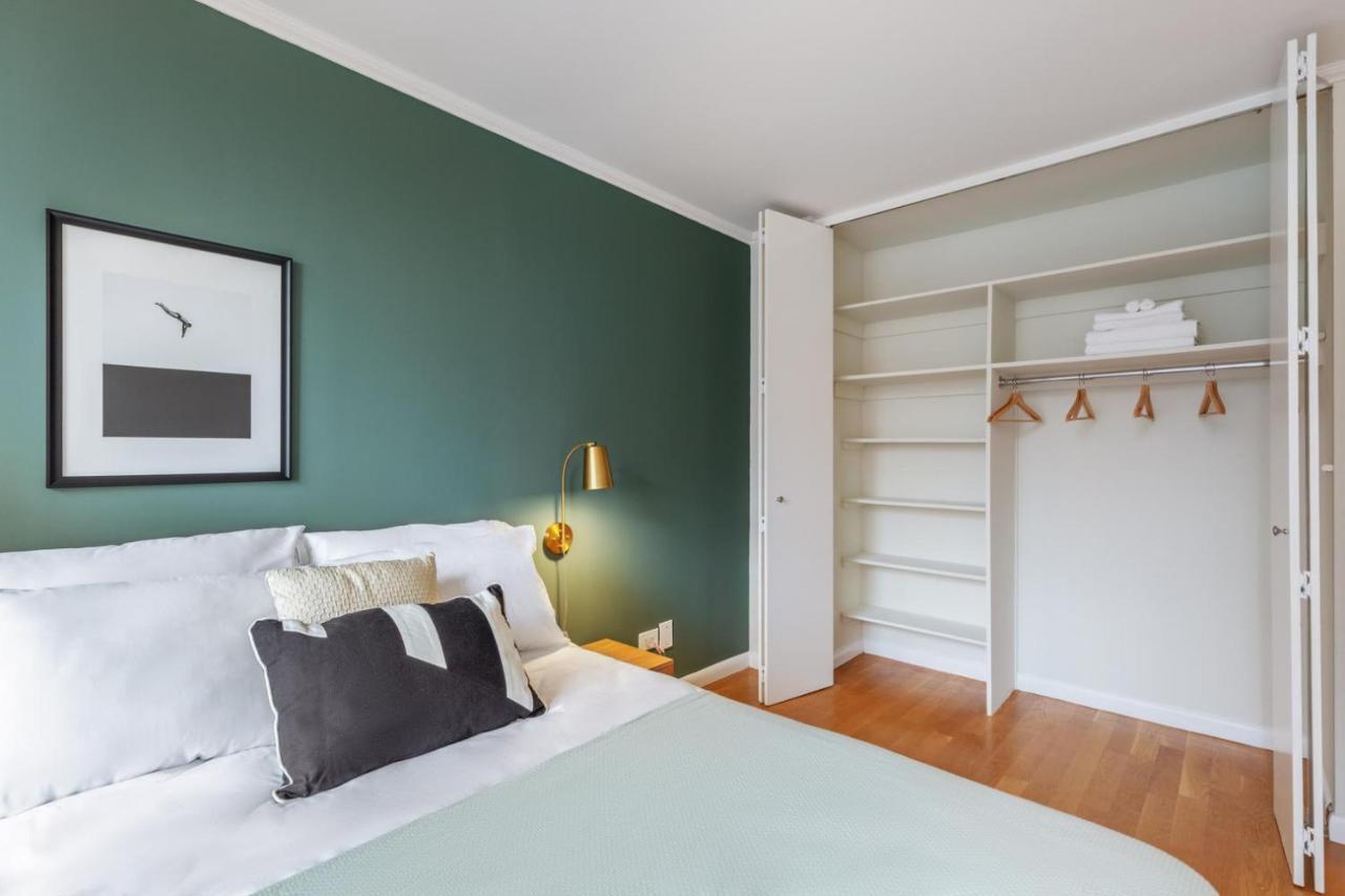 Midtown 2br W Pool Gym Parking Nr Broadway Nyc-381 Apartment New York