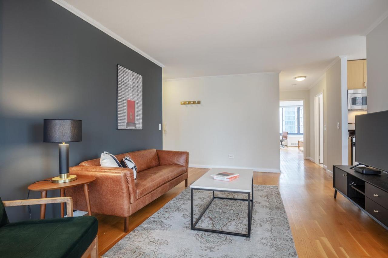 Apartment Midtown 2br W Pool Gym Parking Nr Broadway Nyc-381 *