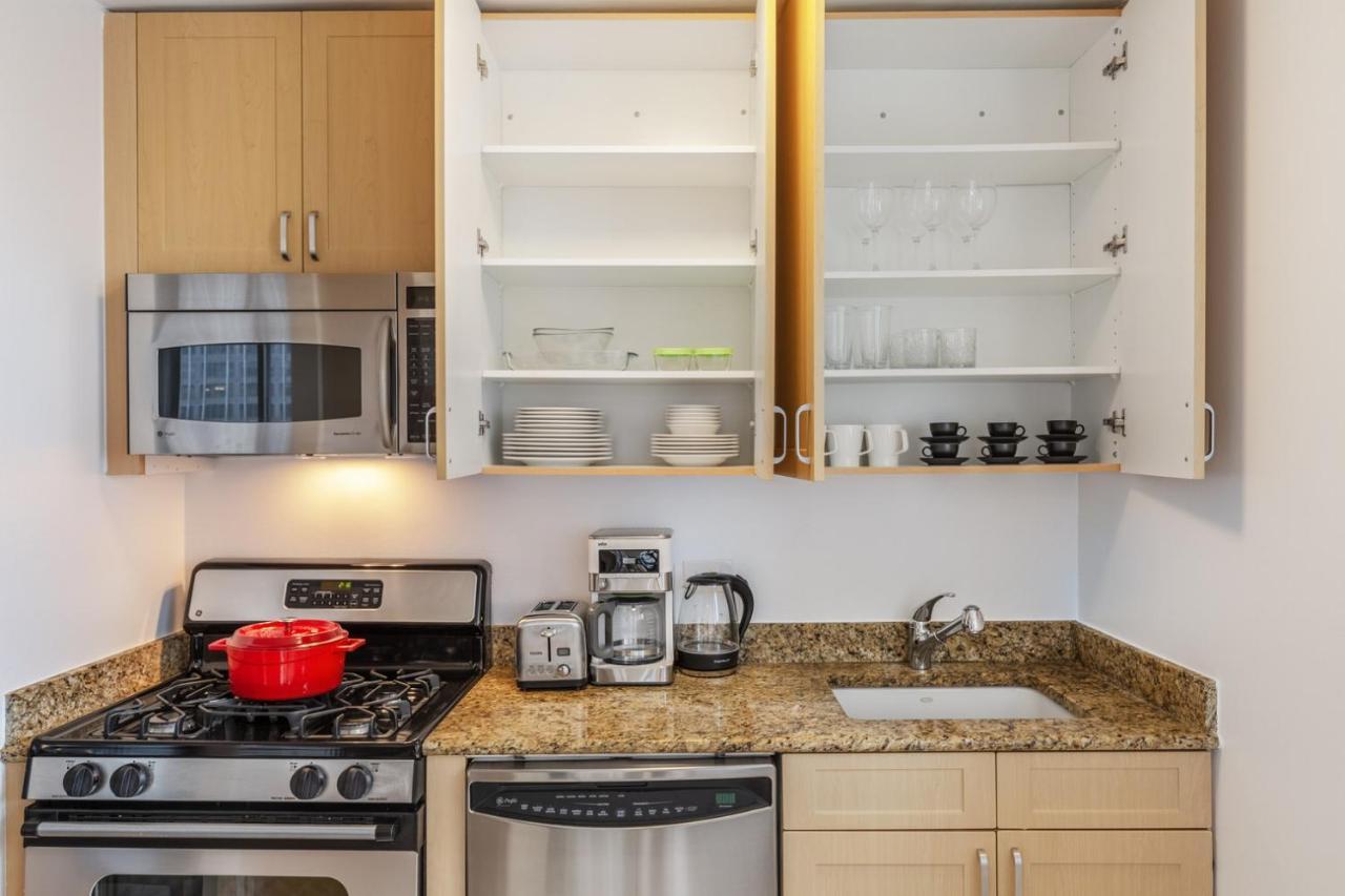 Midtown 2br W Pool Gym Parking Nr Broadway Nyc-381