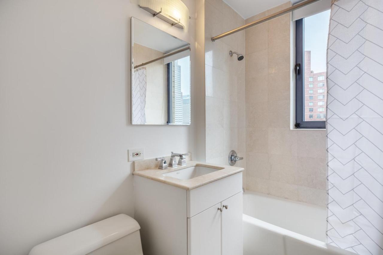 Apartment Midtown 2br W Pool Gym Parking Nr Broadway Nyc-381 *