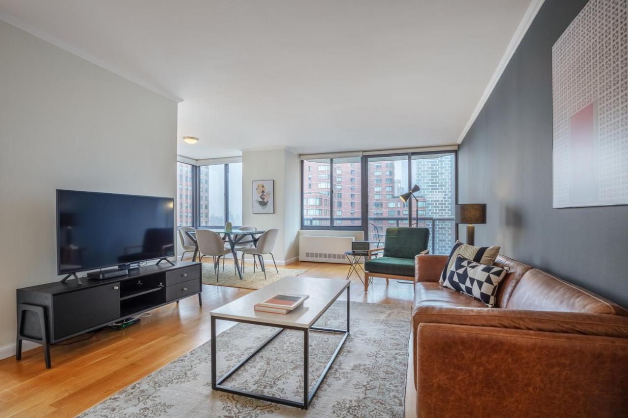 Midtown 2br W Pool Gym Parking Nr Broadway Nyc-381 New York