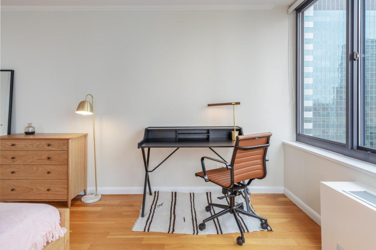 Apartment Midtown 2br W Pool Gym Parking Nr Broadway Nyc-381 New York