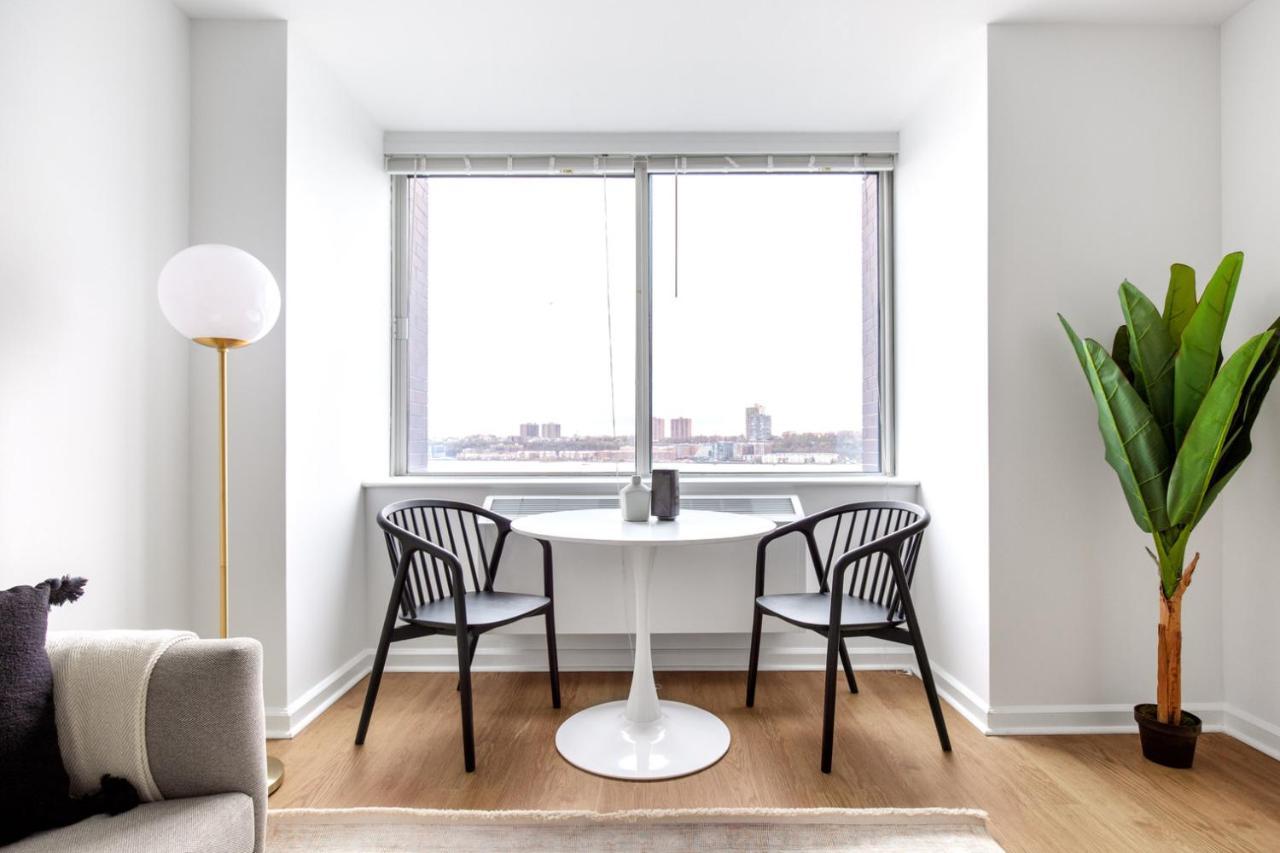 Uws 1br W Doorman Elevator Gym Nr Columbus Cir Nyc-584