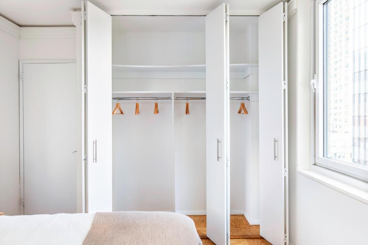 Midtown 2br W Gym Doorman Nr Park Nyc-506 Apartment