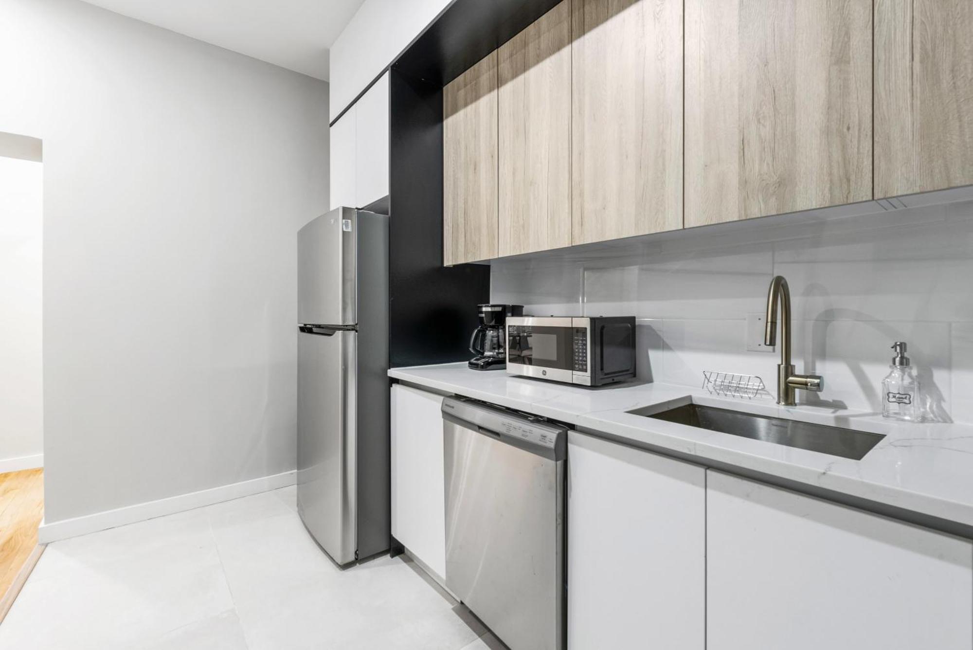 Top Notch 2 Bedroom Minutes From Central Park Apartment New York