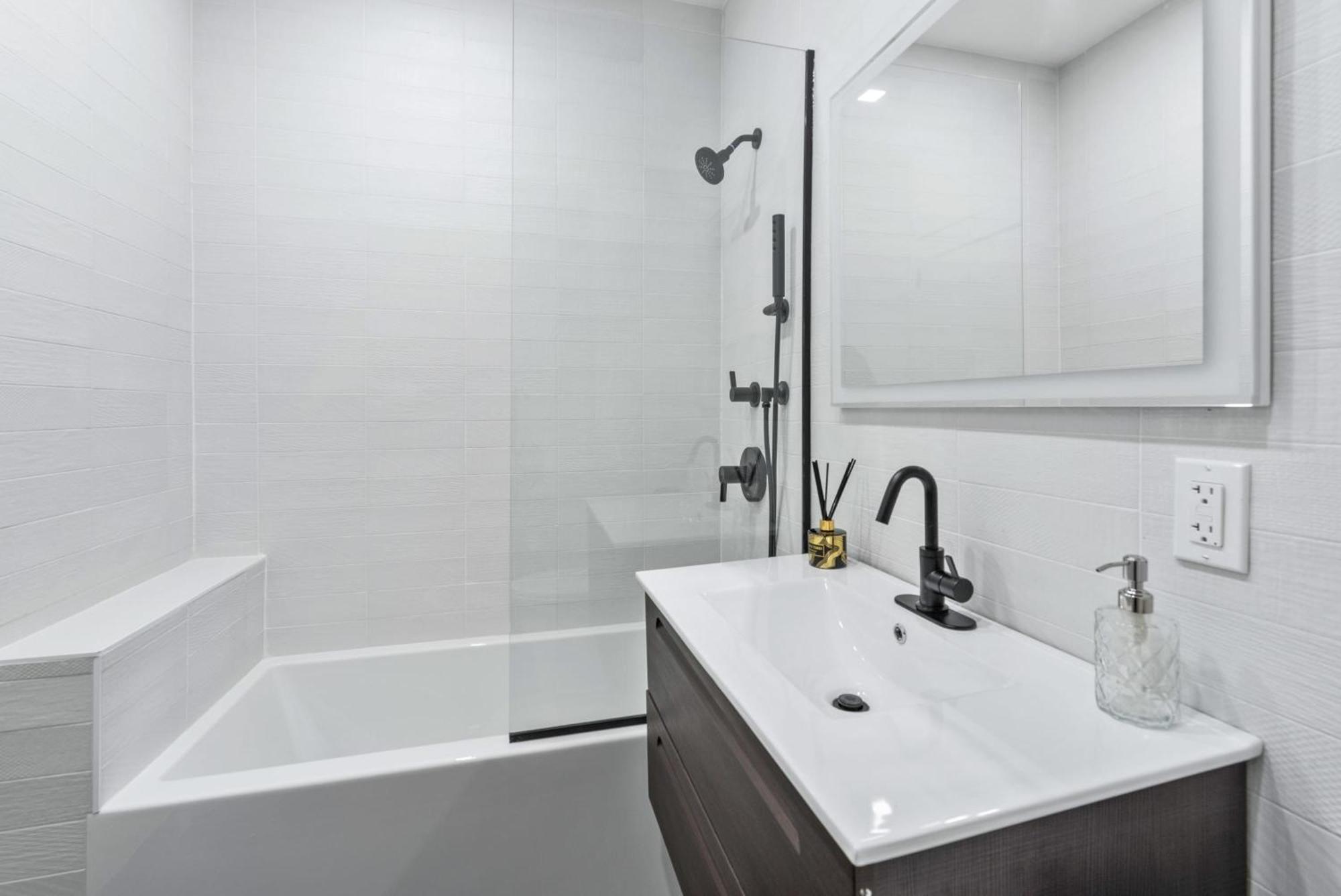 Top Notch 2 Bedroom Minutes From Central Park New York