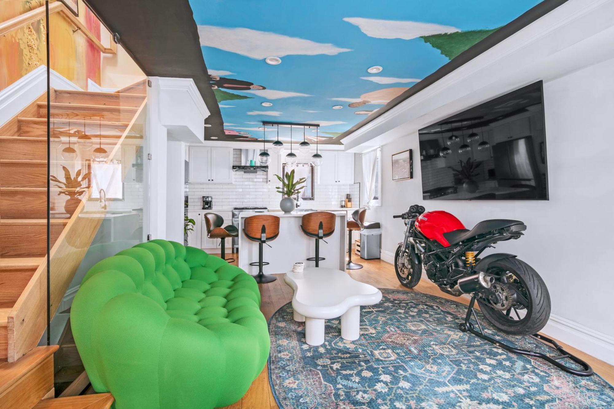 Free Parking - Sailor Moon Art Hse Williamsburg Holiday home *