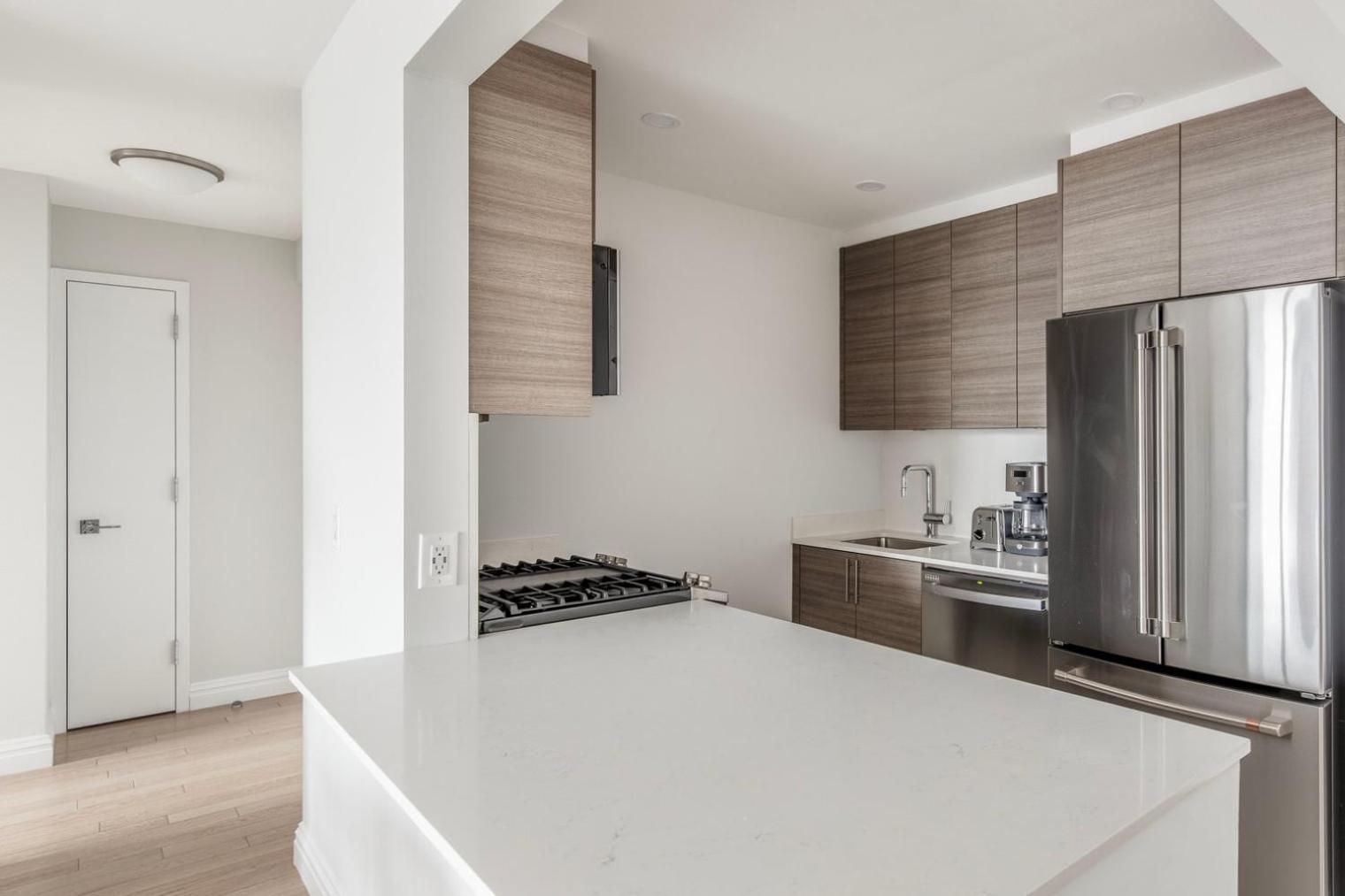Midtown 2br W Gym Doorman Nr Times Square Nyc-1400