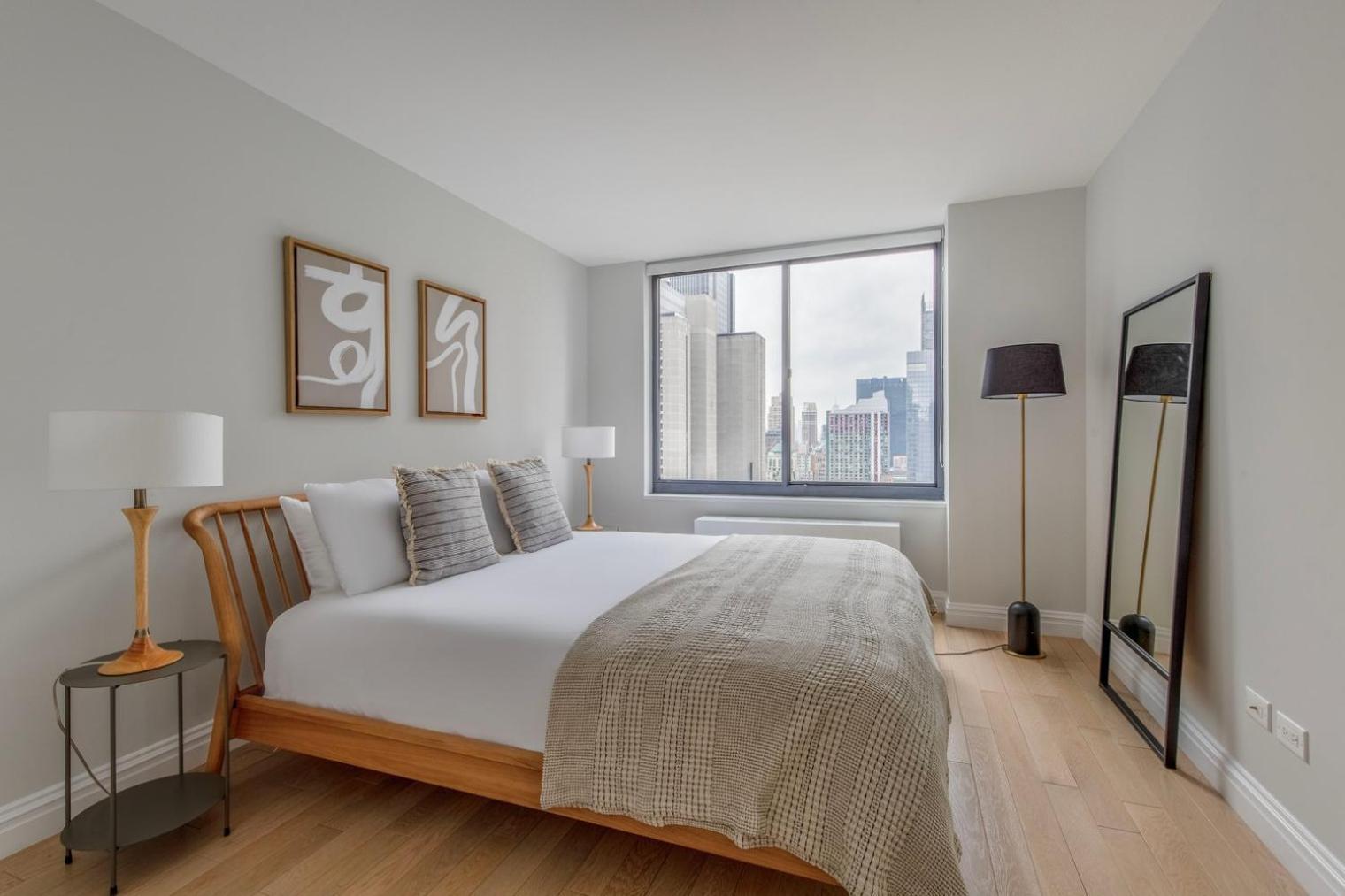 Midtown 2br W Gym Doorman Nr Times Square Nyc-1400 New York