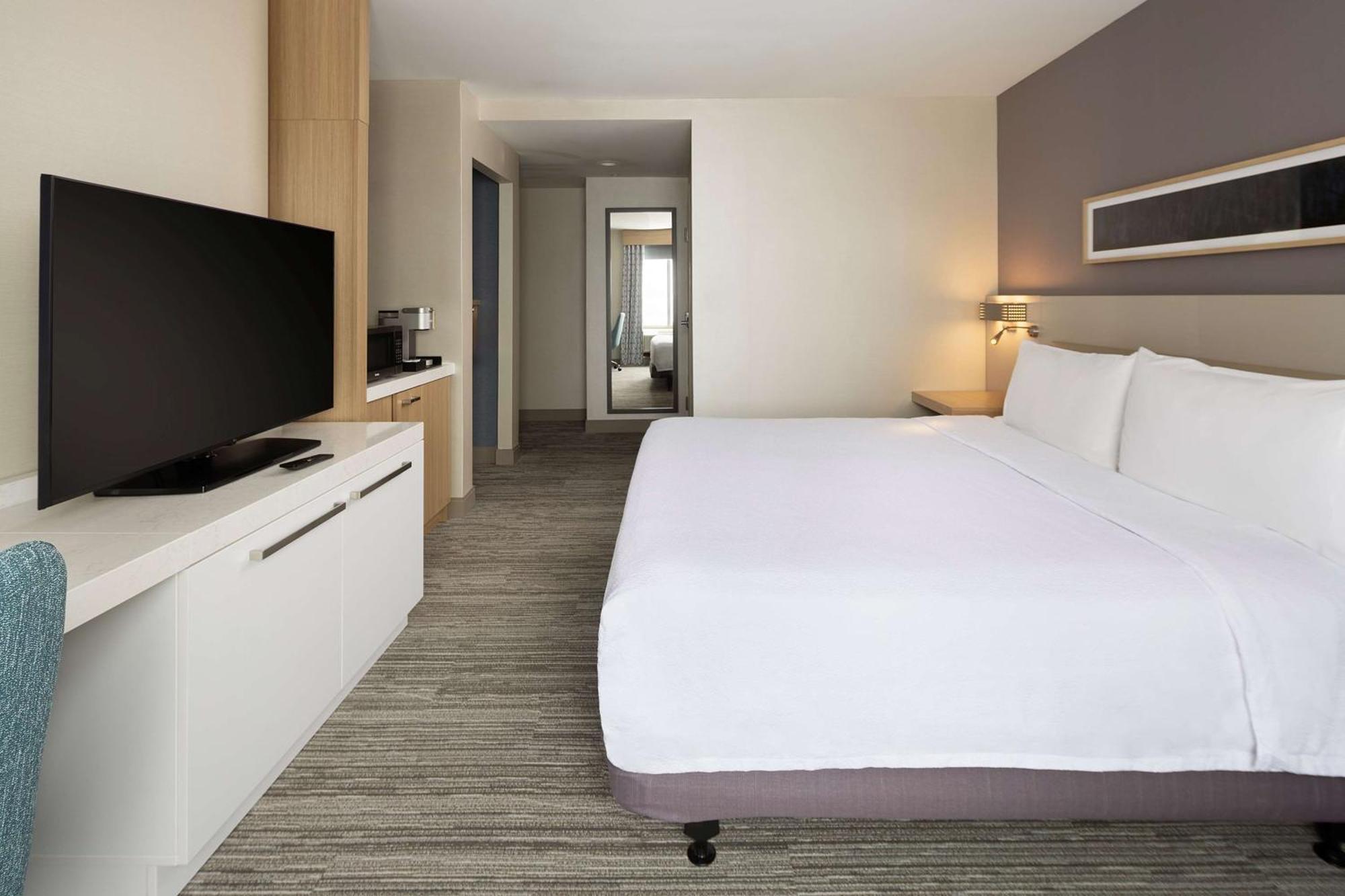 Hotel Hilton Garden Queens Jfk - Newly Renovated