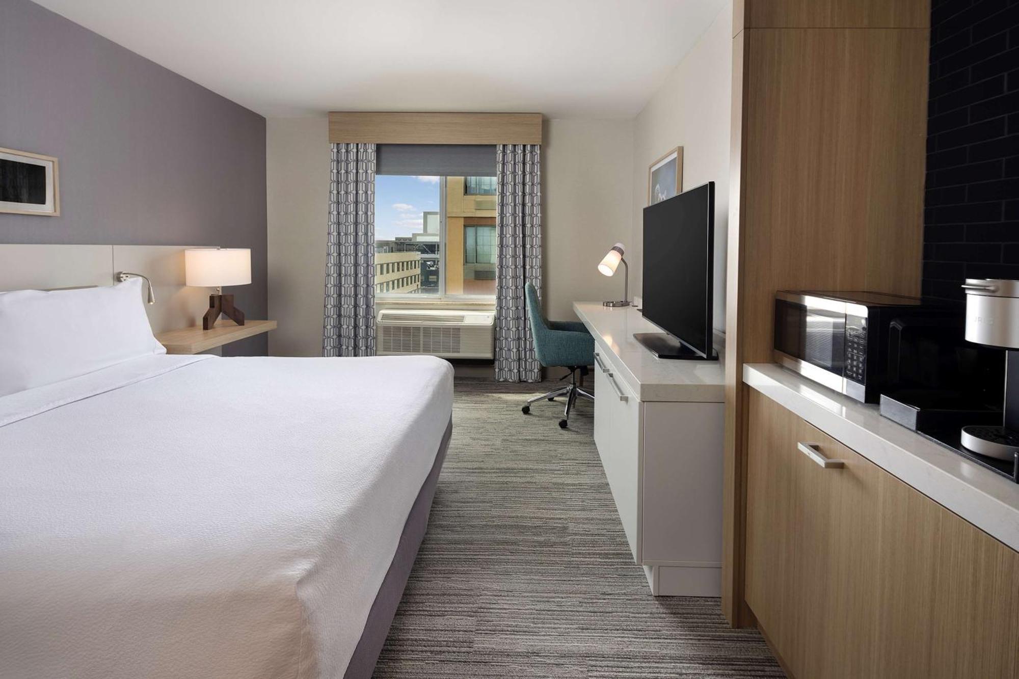 Hilton Garden Queens Jfk - Newly Renovated Hotel 3*