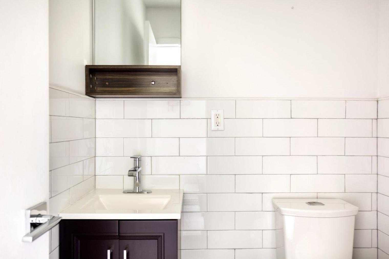 E Village W Wd Nr Tompkins Sq Park Nyc-878 *