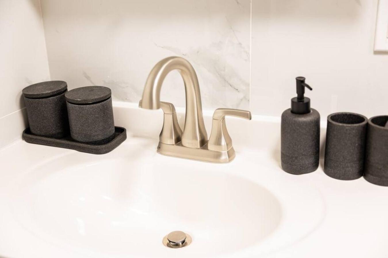 Modern Studio Getaway 18 Mins To Nyc 10min Ewr Apartment