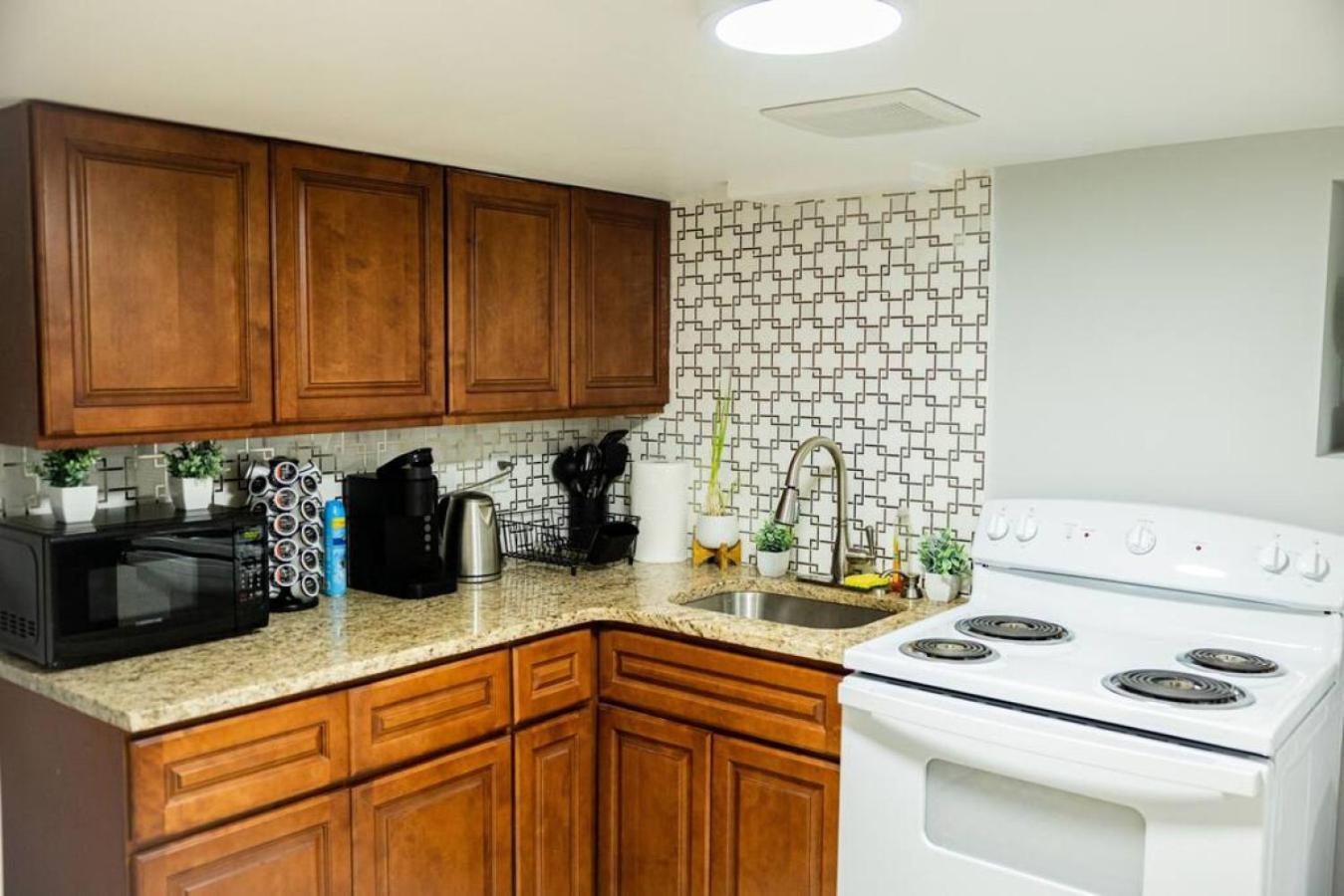 Modern Studio Getaway 18 Mins To Nyc 10min Ewr *