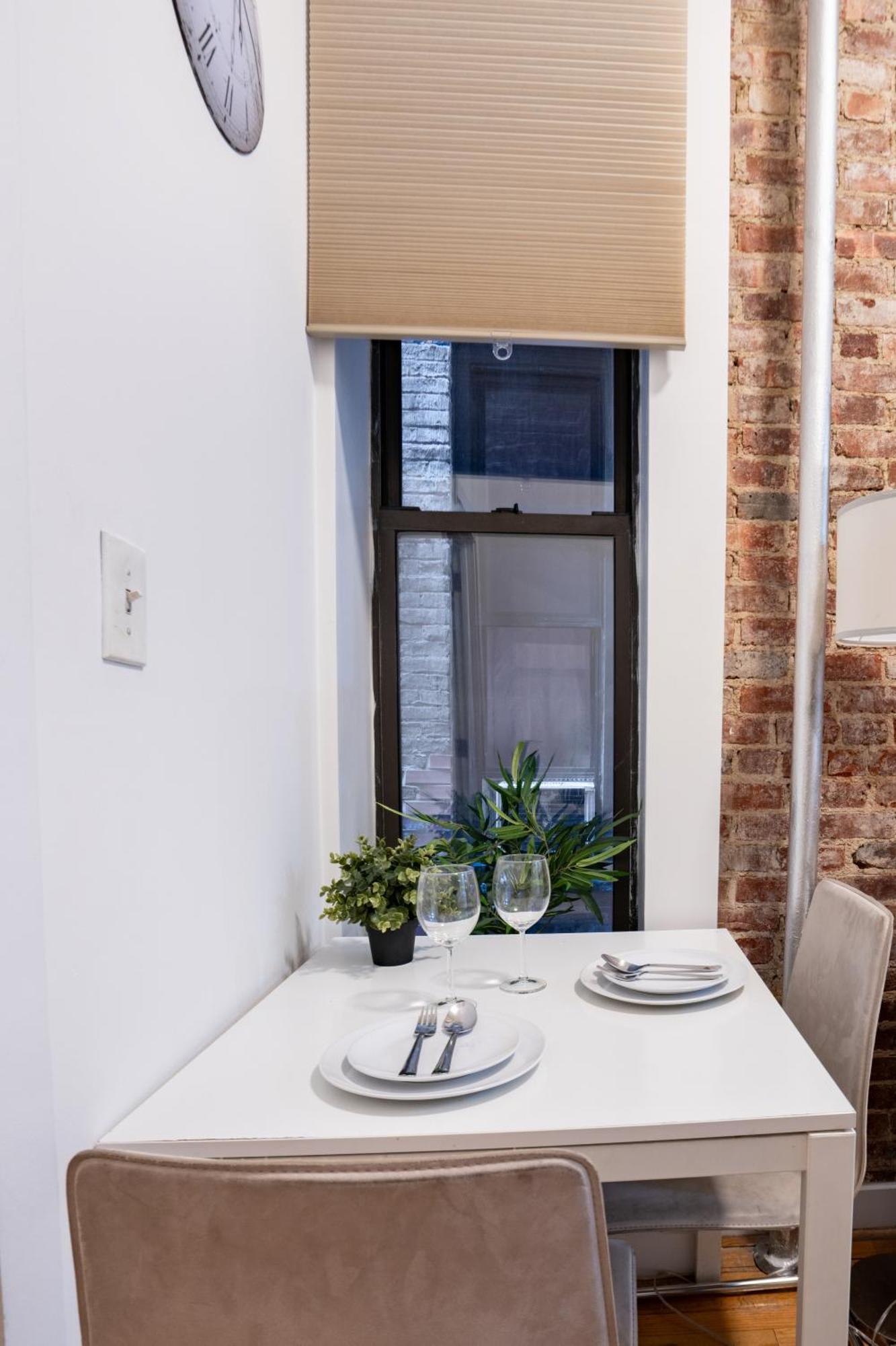 2 Bedroom Paradise In Upper East Side Apartment New York