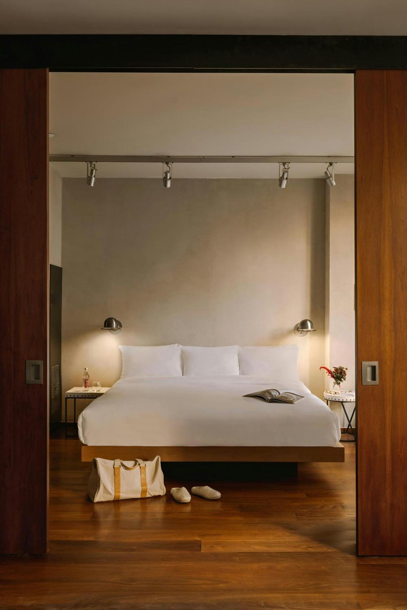 Chambers Hotel Central Park South, Sonder New York