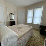 Fort Pl B&B And Gallery