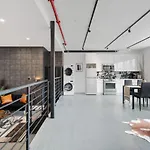 Deluxe Open Concept Loft With Rooftop & Shore Nearby At \