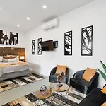 Deluxe Open Concept Loft With Rooftop & Shore Nearby At \