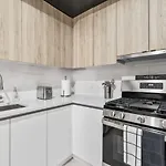 Top Notch 2Br Suite Minutes To Central Park