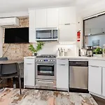 Explore The Authentic Designers 2Bd Apartment In Hudson Yards