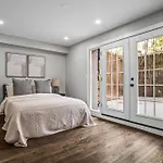 Cozy Corner 2 Bd 1 Bath