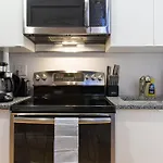 83-3W Ues Central Park Newly Furnished Xl Studio