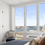 1 Bd Luxury Apartment With Stunning Views