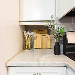 39-2 Renovated 3Br