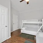 The Rainforest I Sleeps 16 20M To Nyc Free Parking