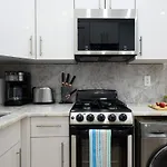 62-2B New Studio Prime Ues W&D In Unit