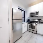 3Br Apt Two Blocks To Central Park Elevator, Laundry, Virtual Doorman