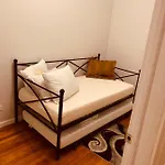 2 Bedroom Classy Brooklyn Apt-10 Mins From Barclays Center!