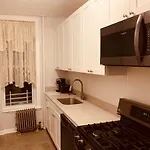 2 Bedroom Classy Brooklyn Apt-10 Mins From Barclays Center!