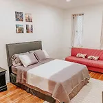 Central Park Charming Apartment