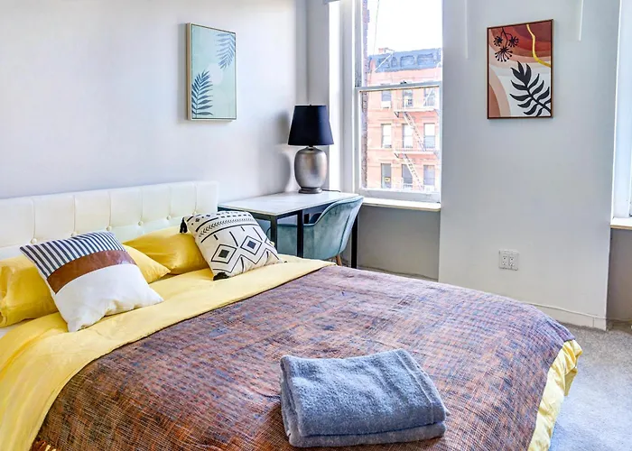 3 Bedroom Gorgeous Suit In Hells Kitchen