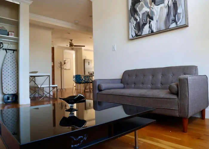 Modern Apartment In New York By Central Park